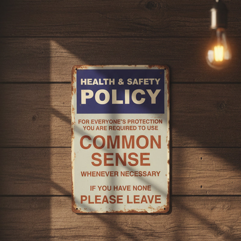 😂🤘Sarcastisch vintage metalen bordje met de tekst “Common Sense Policy”