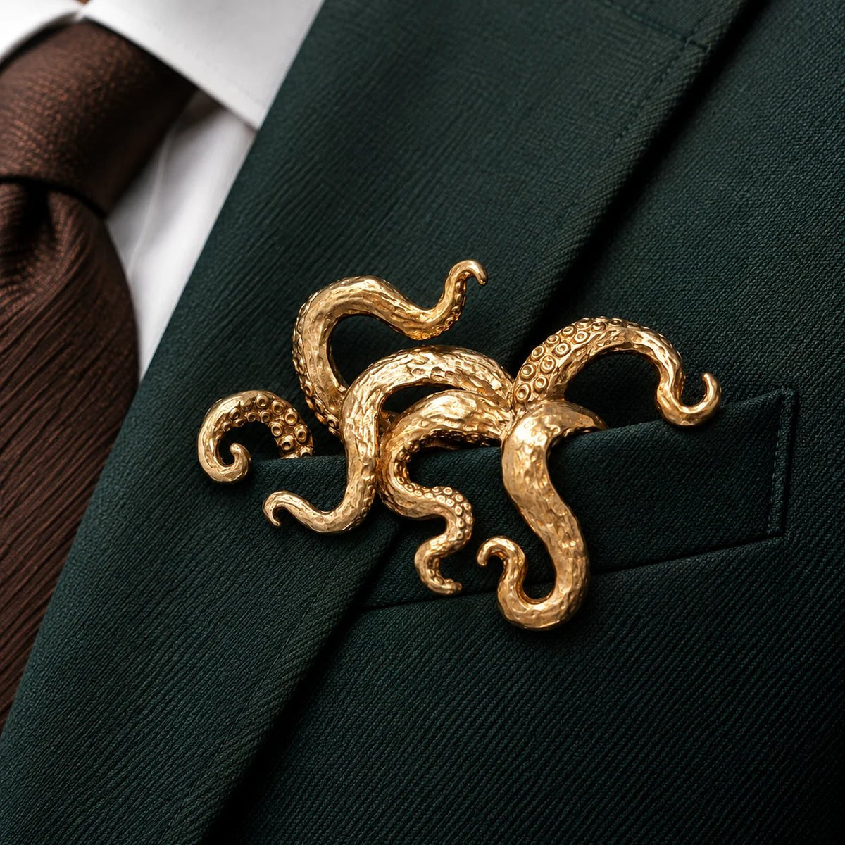 ✨ Luxe, sculpturale dierenbroche – Exclusief statement-item voor pakken en blazers