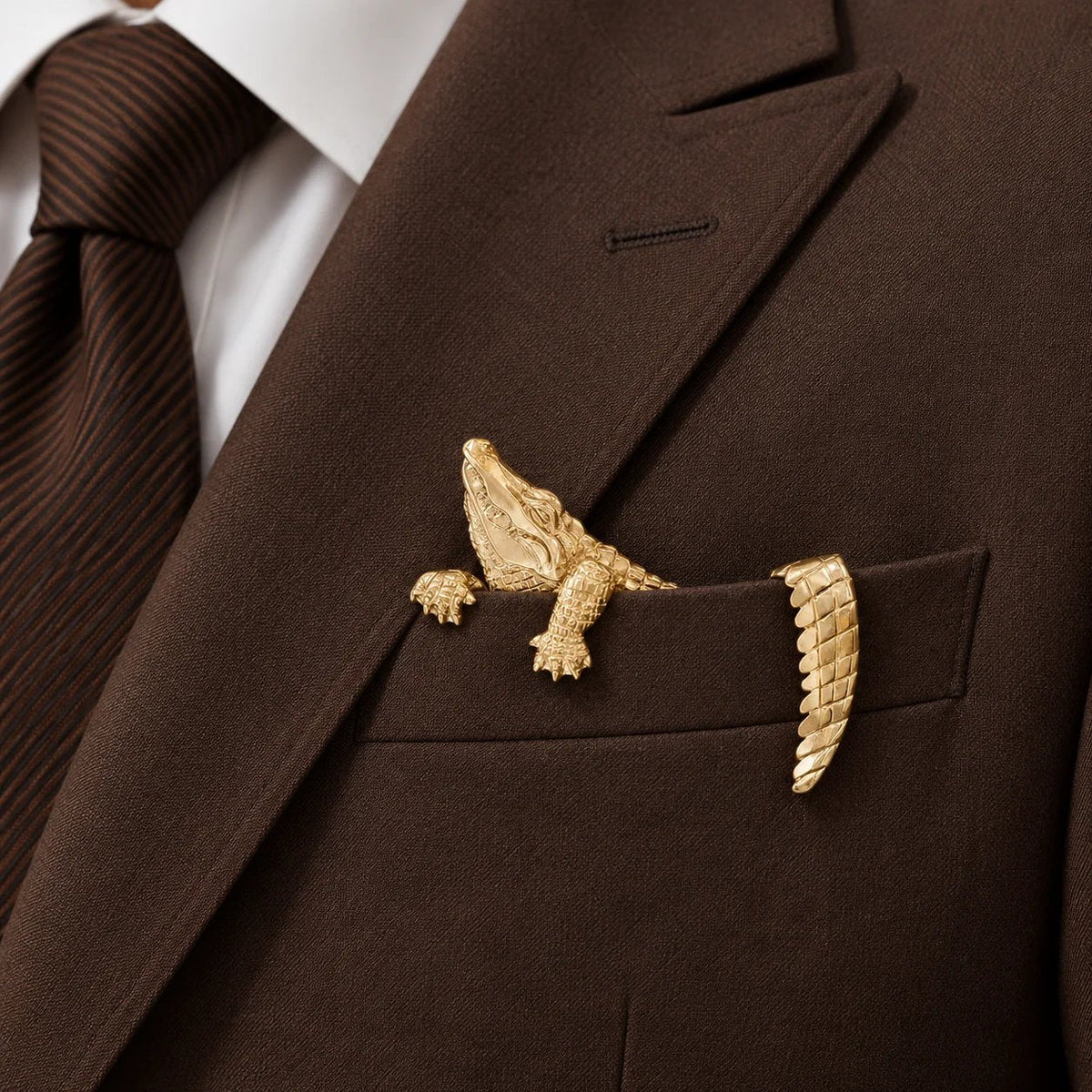 ✨ Luxe, sculpturale dierenbroche – Exclusief statement-item voor pakken en blazers