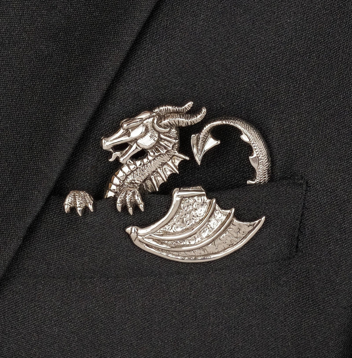 ✨ Luxe, sculpturale dierenbroche – Exclusief statement-item voor pakken en blazers